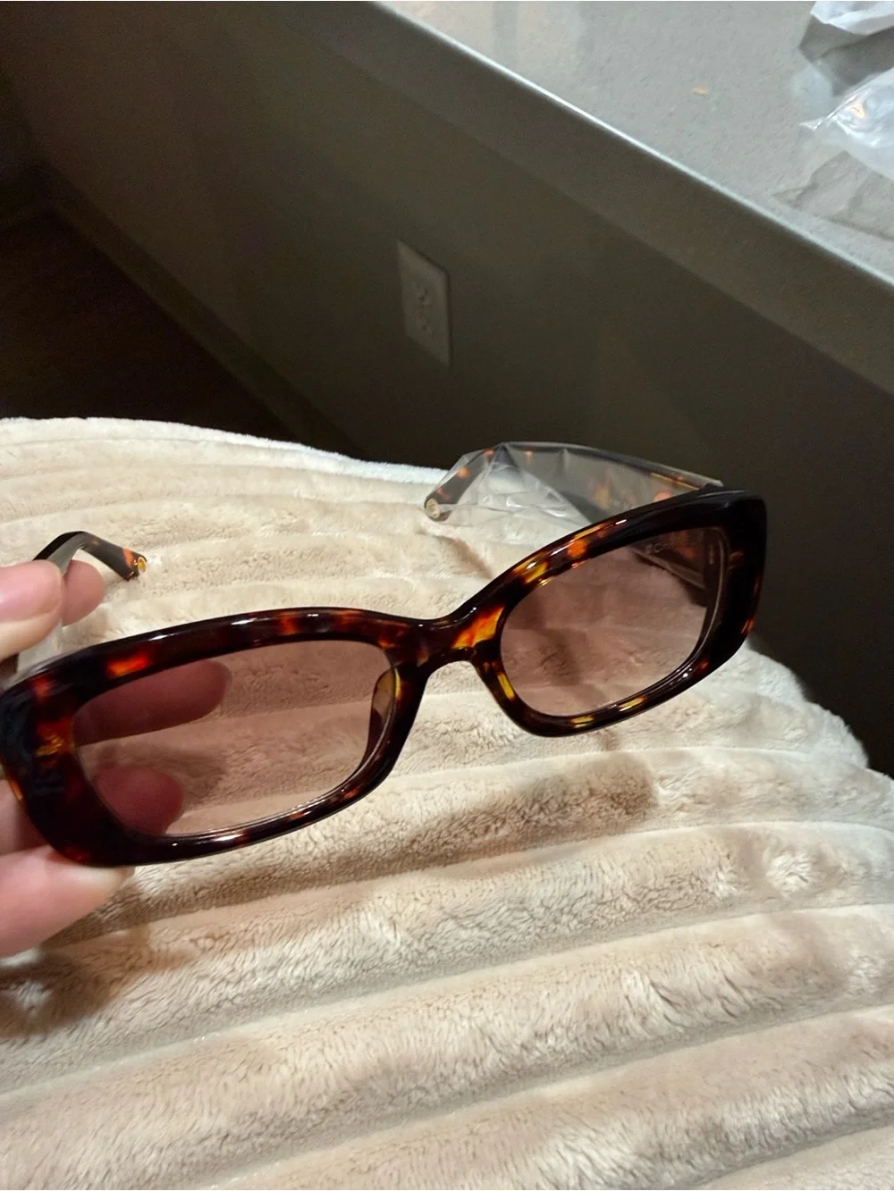 Tortoiseshell Rectangle Sunglasses - Brown Lens